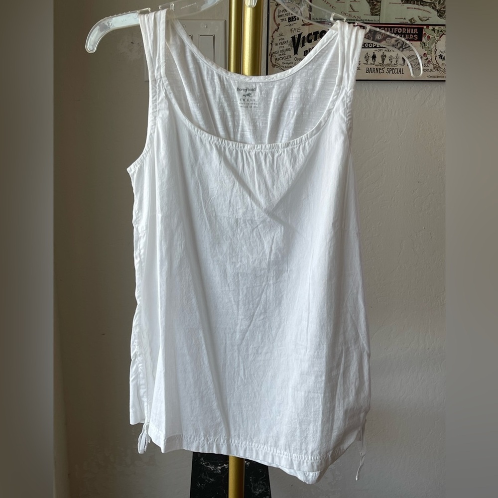 Horny Toad white tank